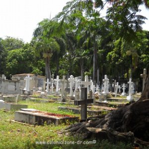 cementerio-nacional-avenida-independencia-8-9-2012-07